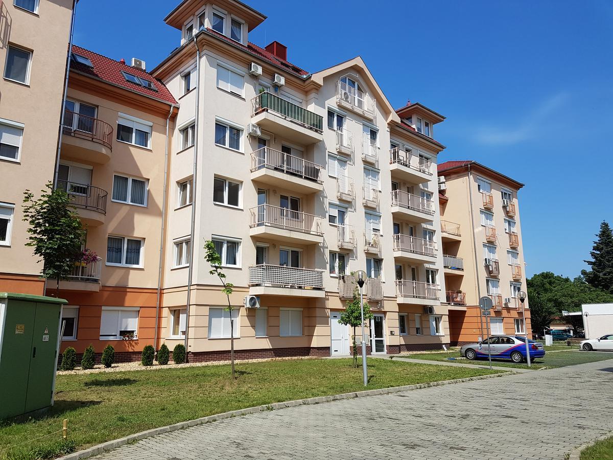 Gina Apartman ديبريتْسين المظهر الخارجي الصورة